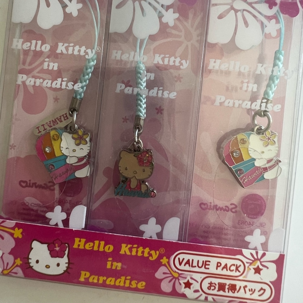 Sanrio Hawaii Exclusive Hello Kitty Pin and Set of 3 Keychains/Charms